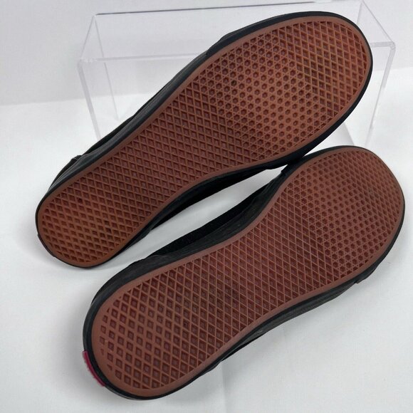 Vans Black Sneakers Sleek Slip-On Comfort - Picture 5 of 9